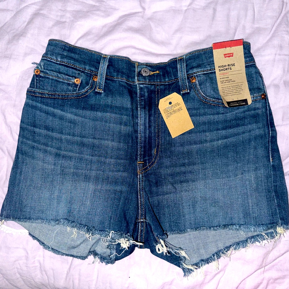 Women’s Levi shorts